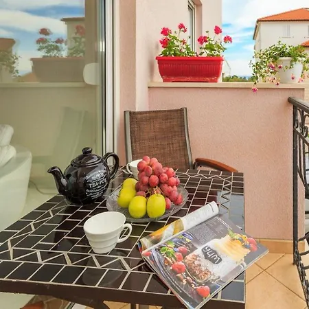 La E Bella Apartament *