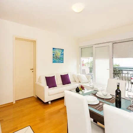 La E Bella * Hvar Town